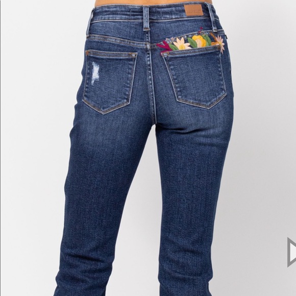 Judy Blue embroidered boyfriend jeans - Picture 7 of 10